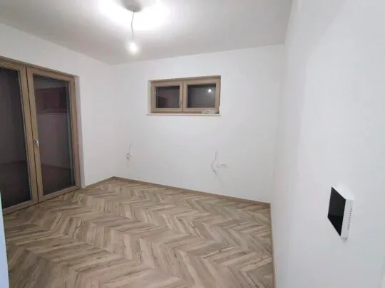 moderna vila s bazenom u blizini plaže marčana - slika 9