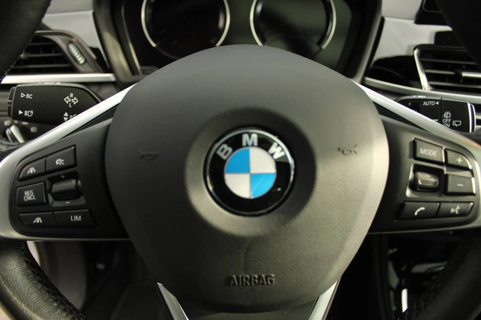 bmw x2 20d xdrive automatik *panorama, led, head-up, navigacija* - slika 15