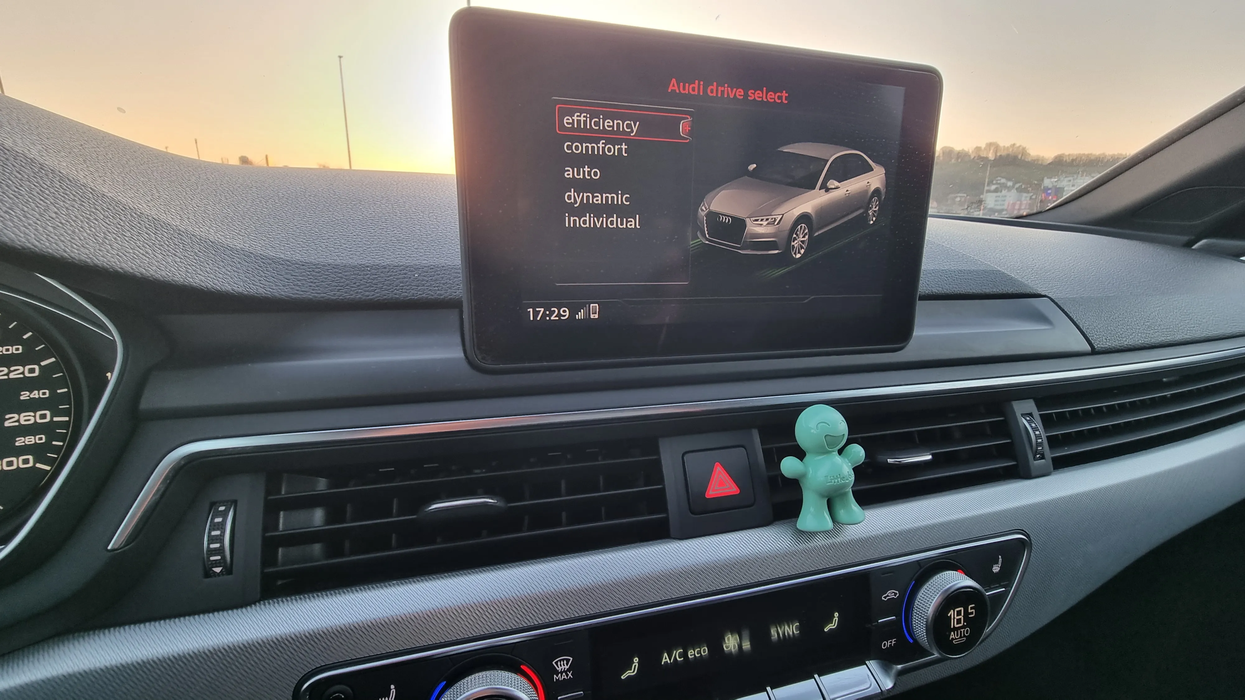 audi a4 2,0 tdi automatik, s line, led, alkantara, 140kw - slika 20