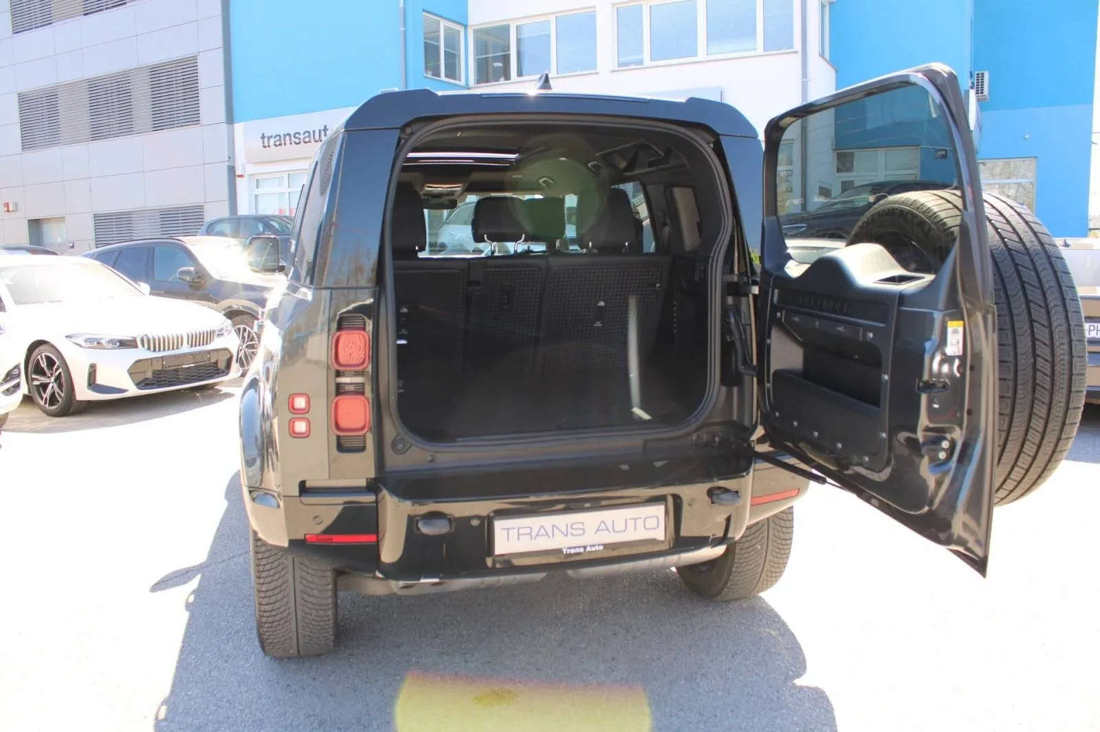land rover defender 110 x-dynamic hse 3.0d 300ks awd - slika 10
