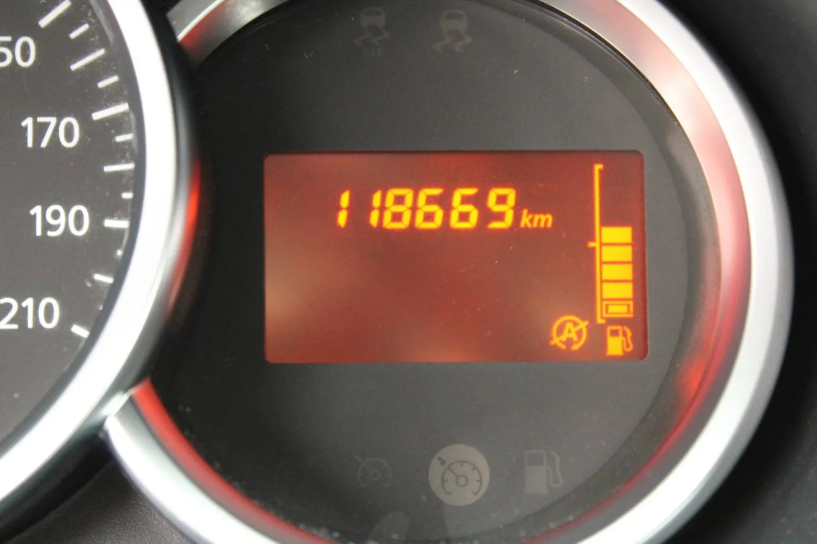 dacia sandero 1.0 sce - slika 14