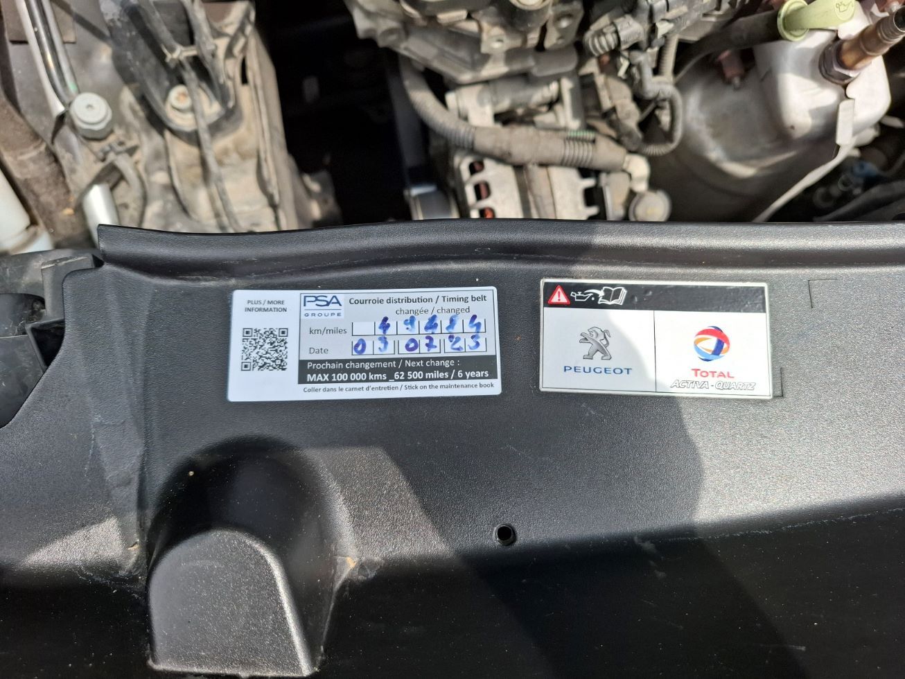 peugeot 2008 1.2 active, 2019. godište, 1.2 benzin - slika 10