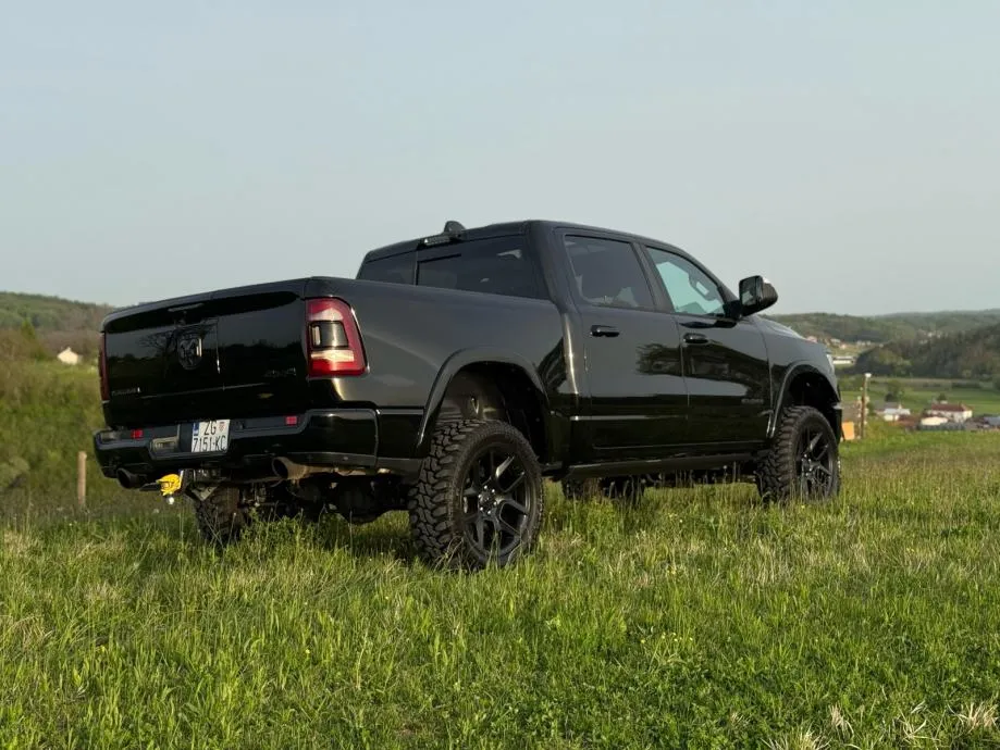 dodge ram 1500 5.7 hemi e-torque laramie - slika 5