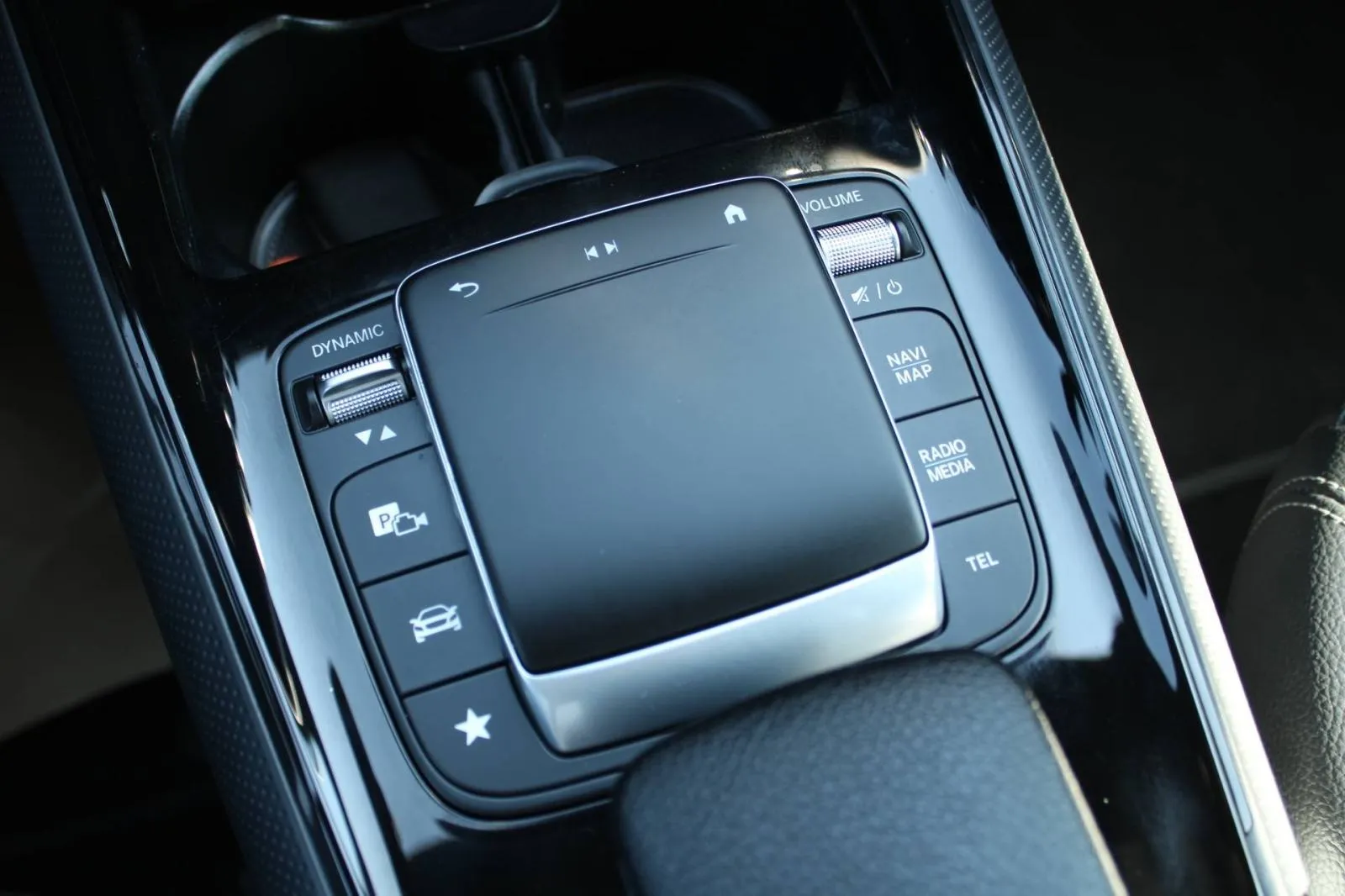 mercedes-benz klasa b 180d automatik *led, navigacija, kamera* - slika 20