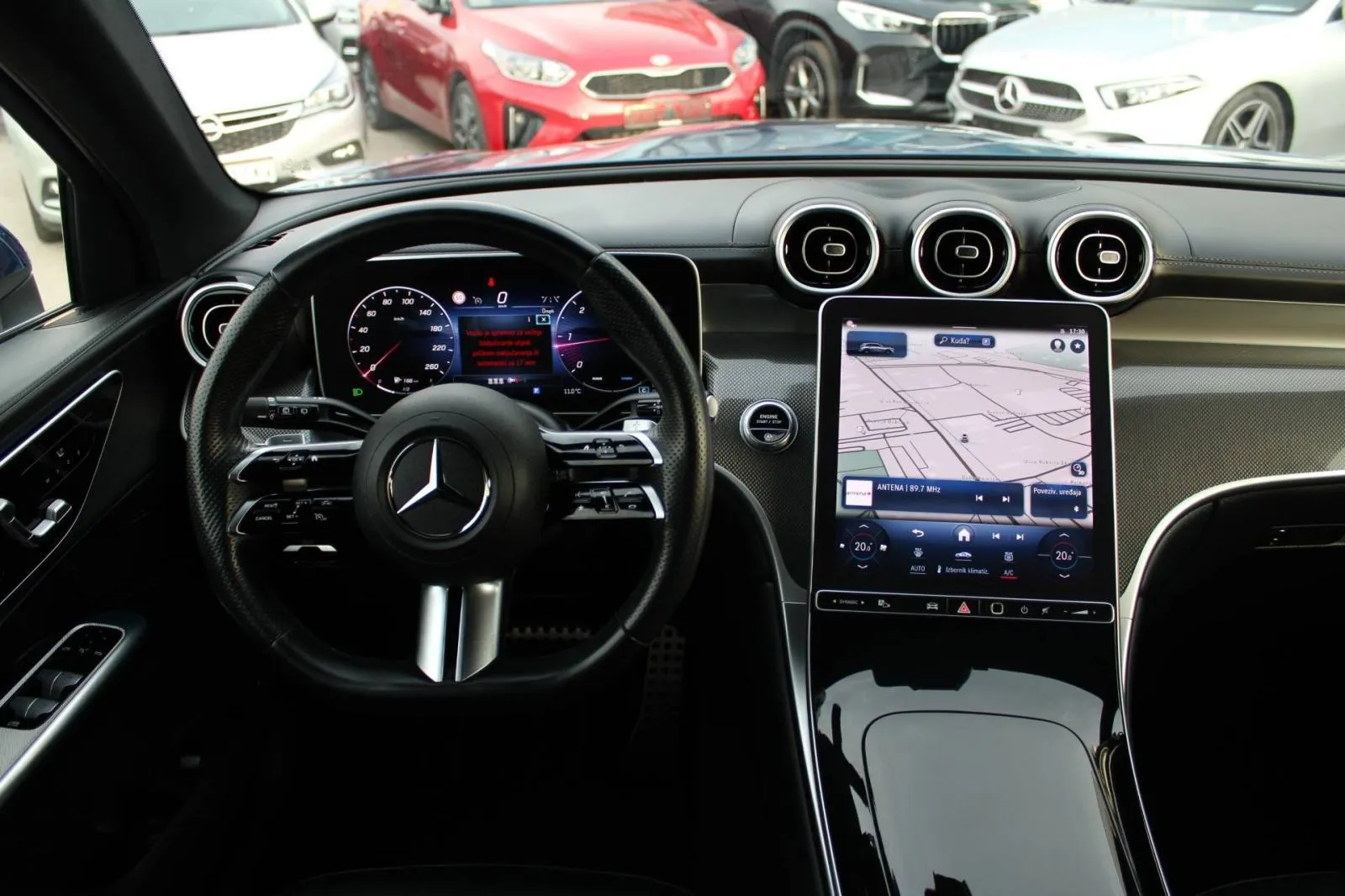 mercedes-benz glc 300d 4matic amg *digital light, navigacija, kamera* - slika 13