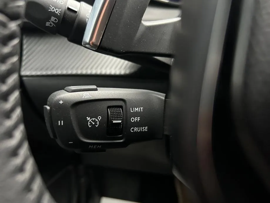 peugeot 2008 hybrid 136 - 2025 - 10.000km - gratis registracija!! - slika 21