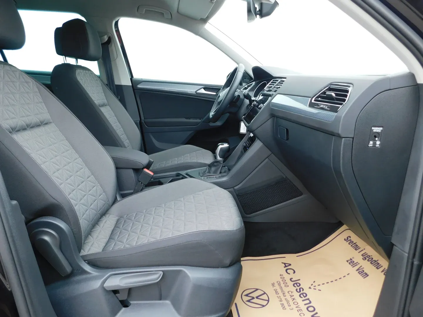 10197 volkswagen tiguan 2.0 tdi dsg life - slika 12