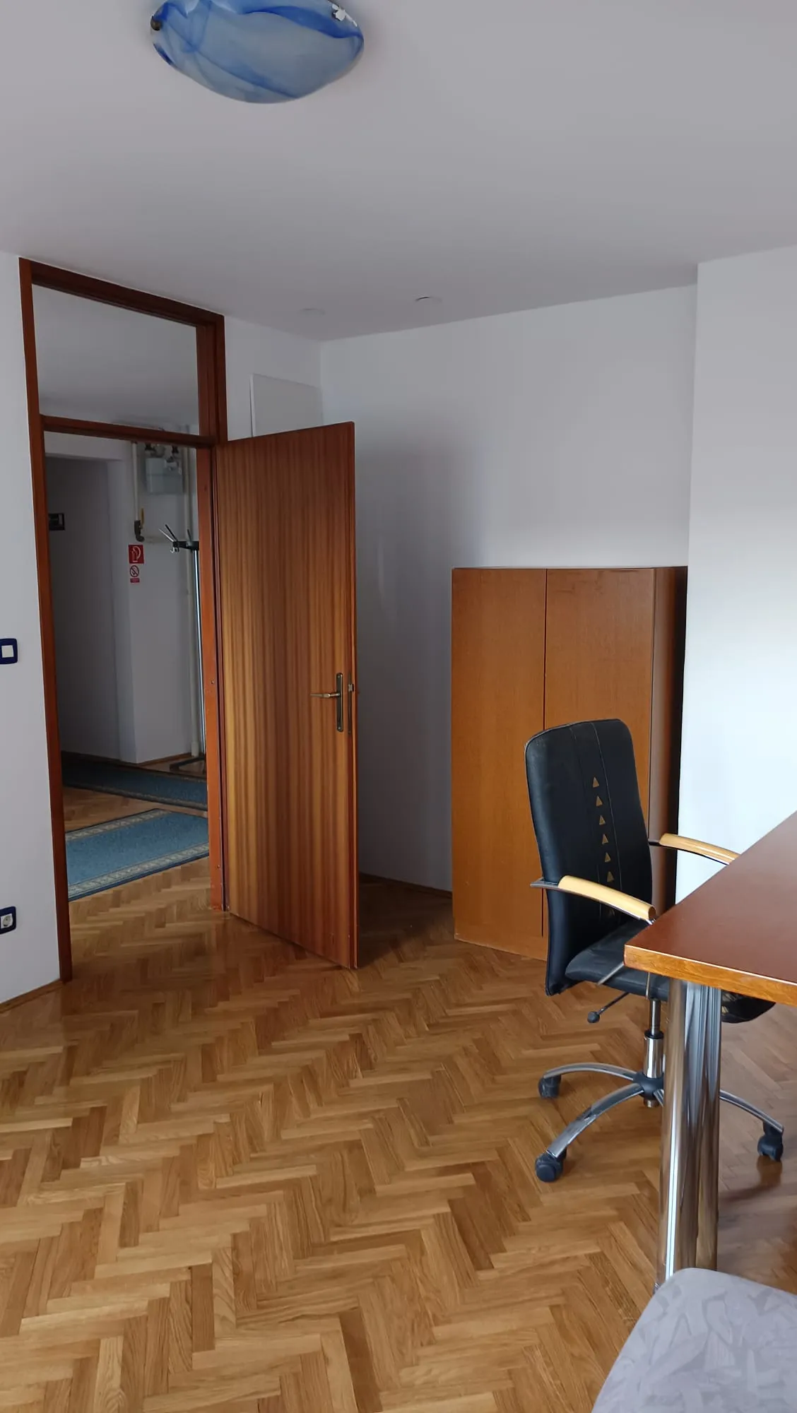 trnje-vrbik; iznajmljuje se poslovni prostor u zgradi na 2. katu - slika 17