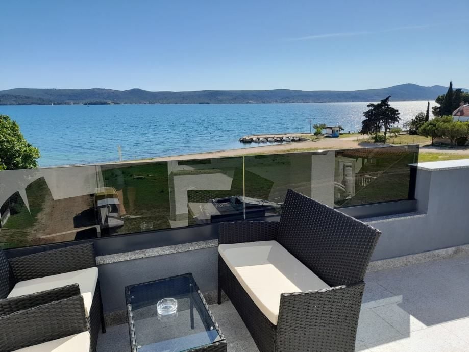 Sveti Petar na Moru,renovirana kuća,3 apartmana(195m2)50 metara more - Sveti Petar na Moru, Sveti Filip i Jakov