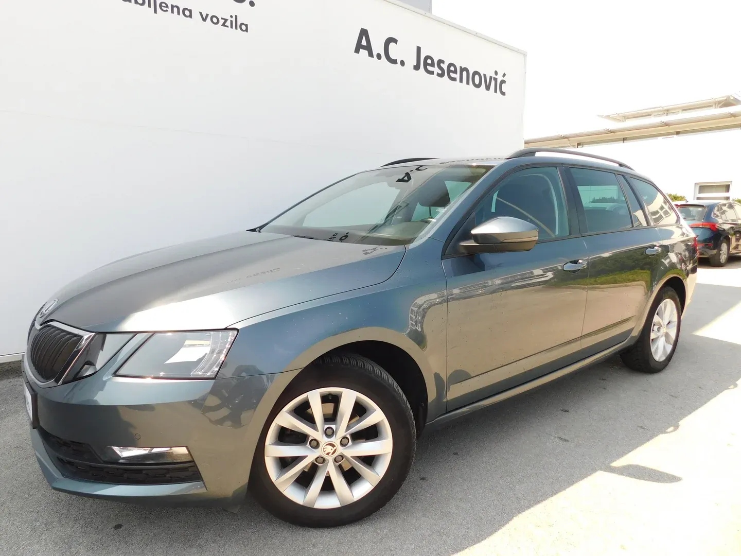 12024 škoda octavia combi ambition 1.6 tdi - slika 7