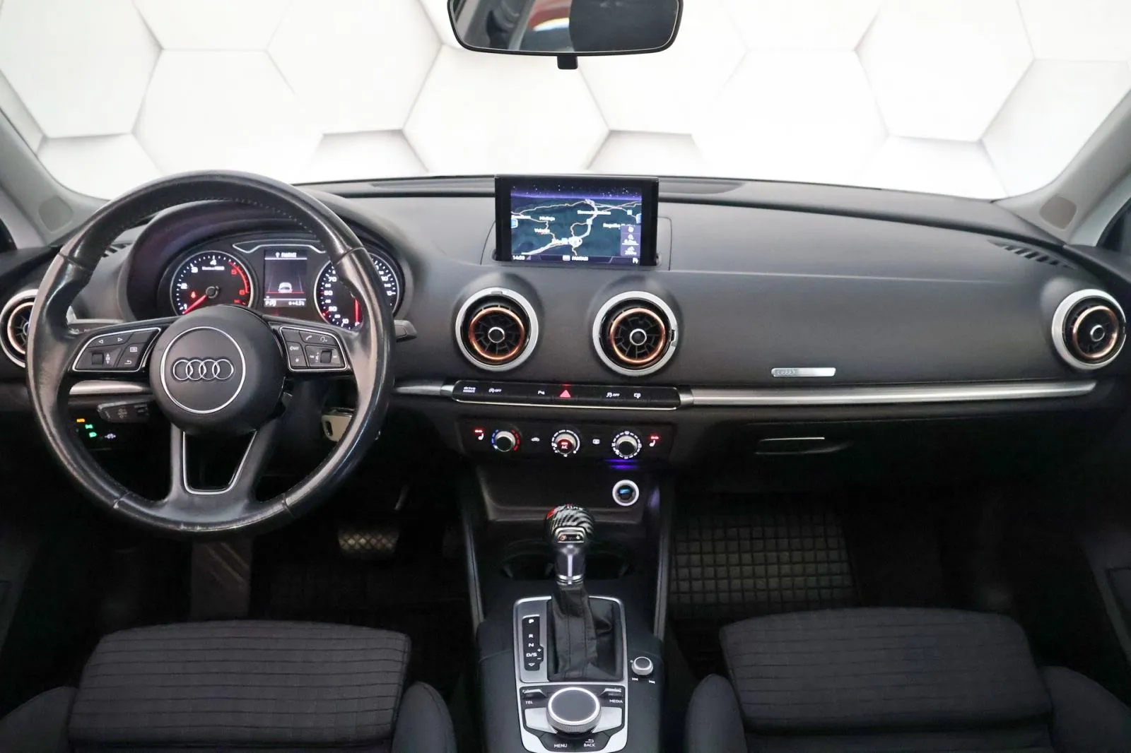 audi a3 sportback 2.0tdi s-tronic s-line 150km radar pano - slika 7