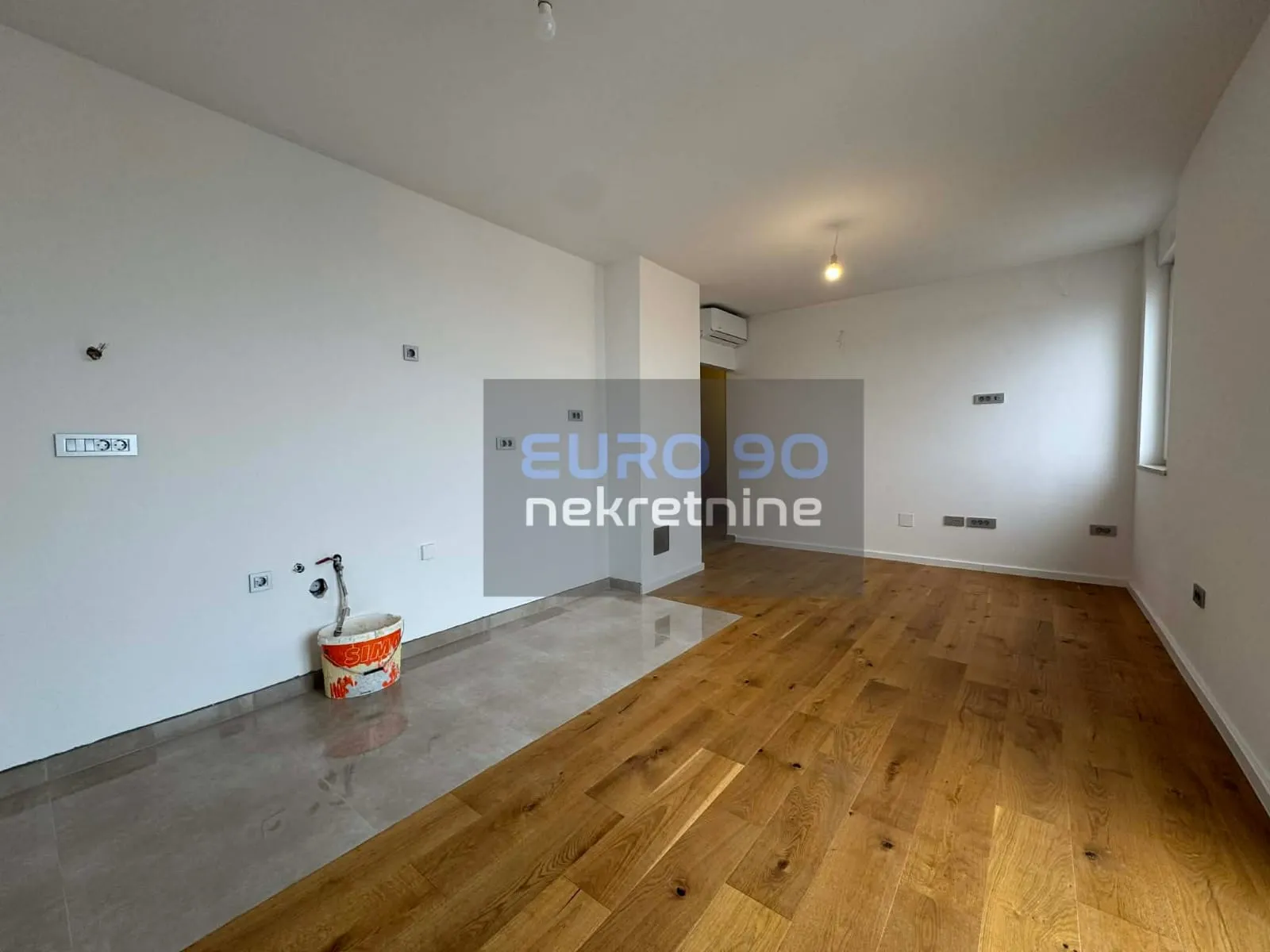 zadar/branimirova obala-renoviran dvosoban stan s liftom,60m2,lokacija - slika 3