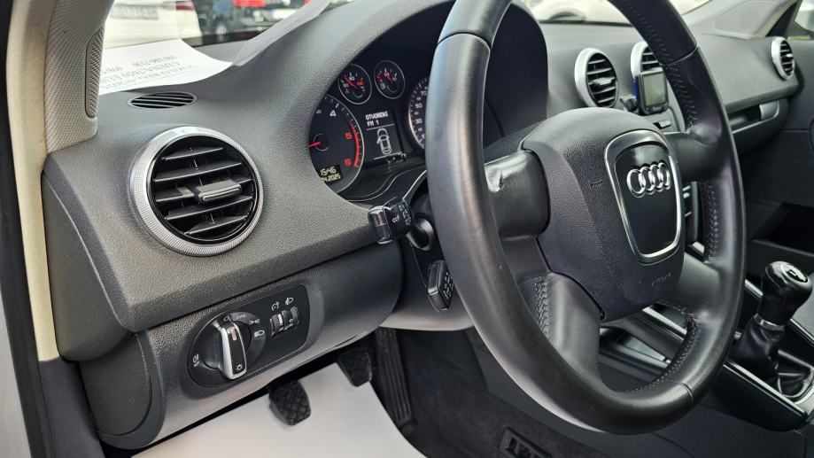 audi a3 sb 1,6 tdi,climatronic,tempomat,alu,abs,servo,reg.-9/2025 - slika 16