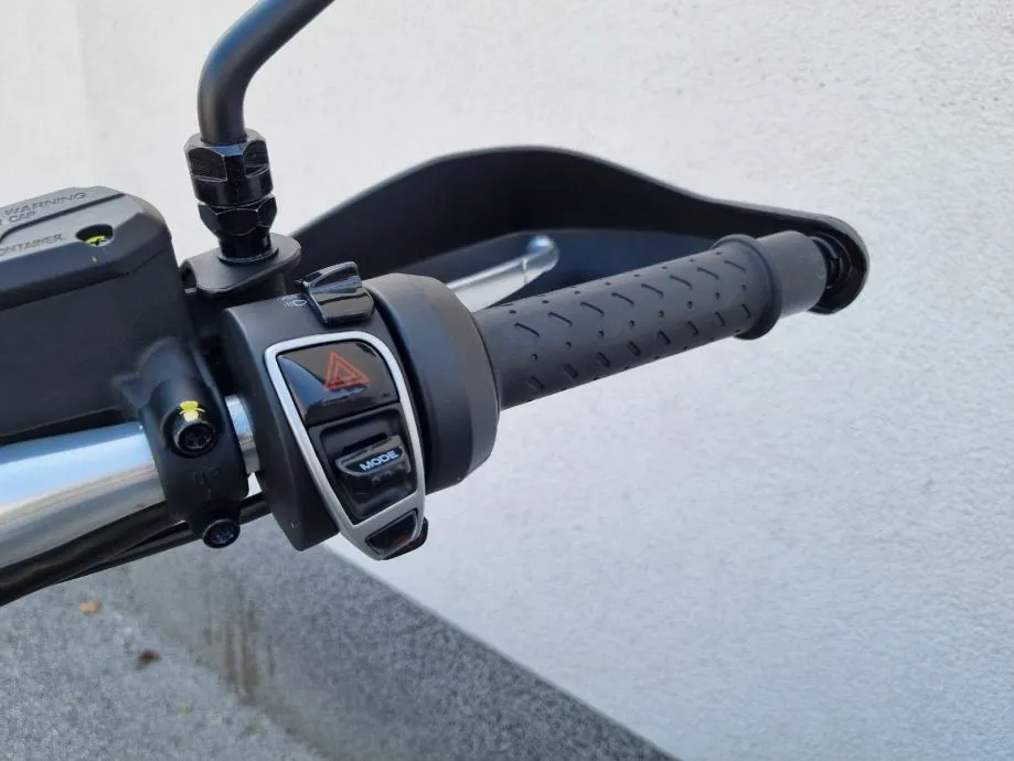 moto guzzi v 85 tt abs tcs, 2021 god. - slika 17