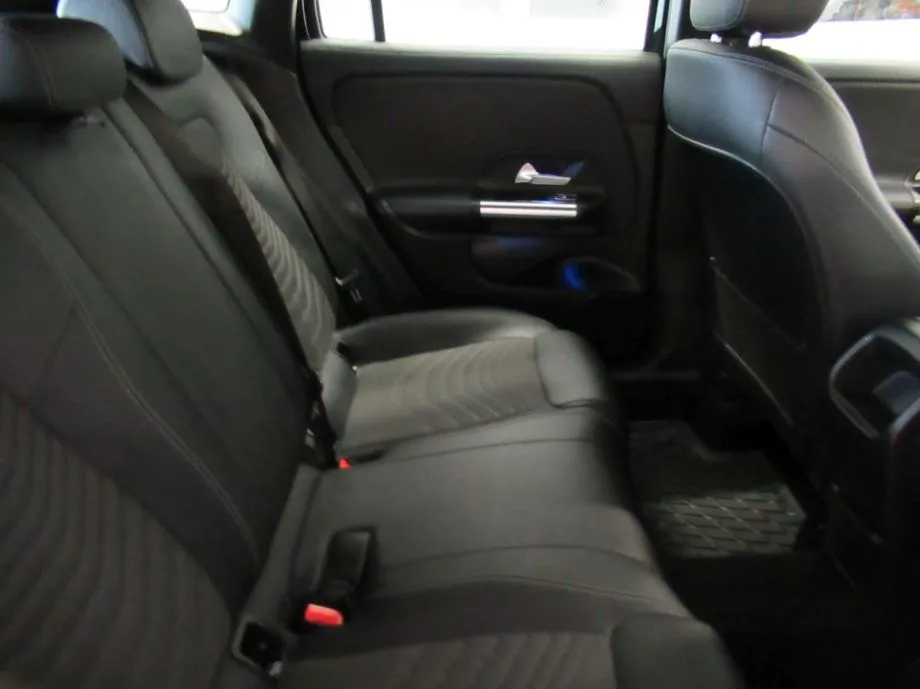 mercedes-benz gla 200 d progressive advanced plus **3 godine jamstva** - slika 7