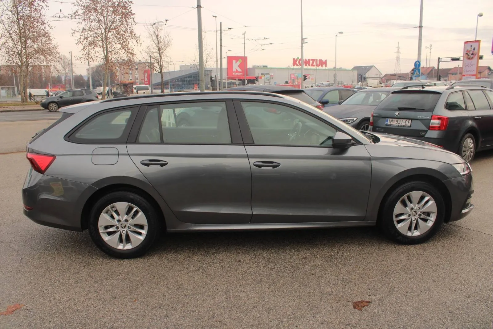 škoda octavia combi 2.0 tdi dsg *led, navigacija* - slika 4