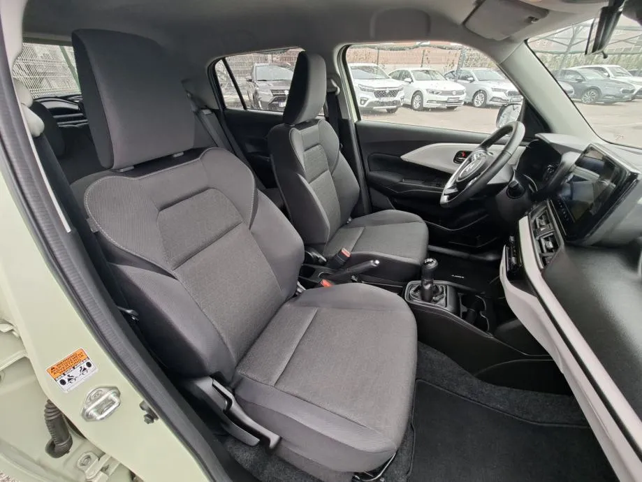 suzuki swift 1,2 - slika 9