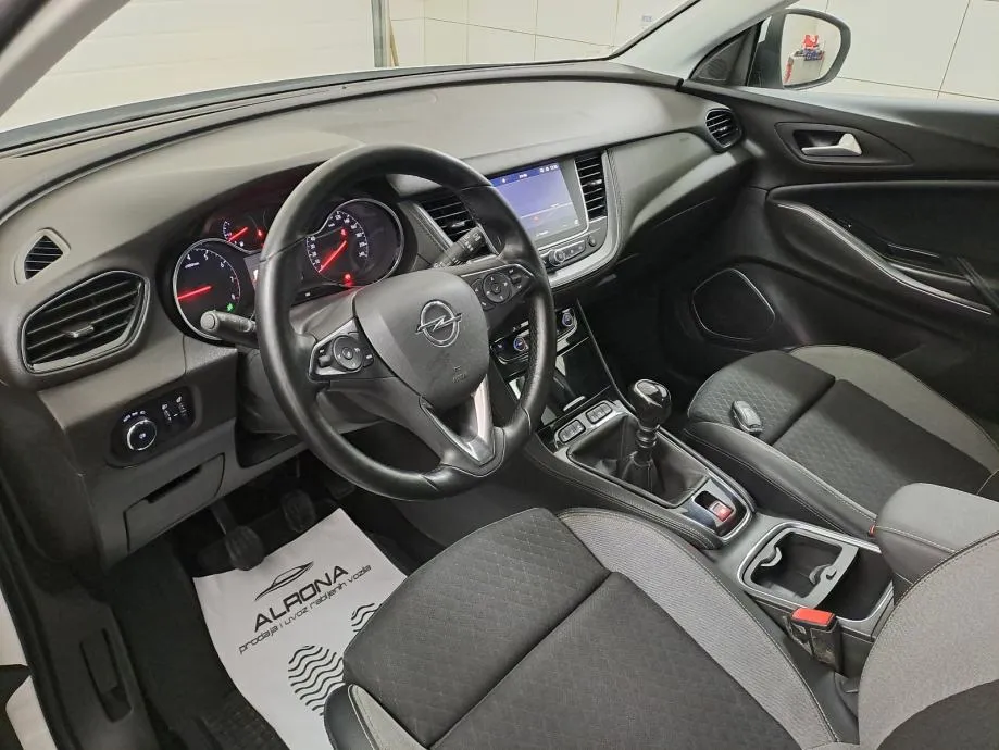 opel grandland 1.2 turbo*jamstvo*i.vlasnik,navi,led,novi zupčasti .. - slika 10