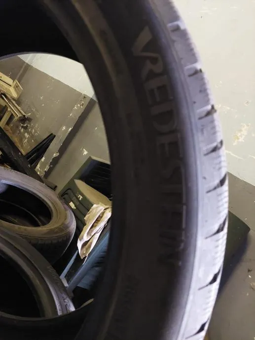 gume zimske vredestein 285/40/22 4 kom i ljetne continental 8 komada - slika 9