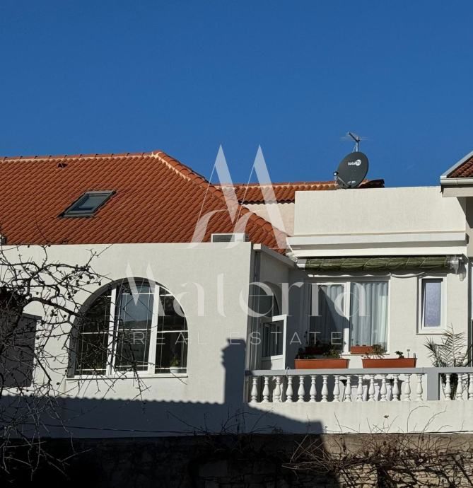 tribunj/centar, dvojna kuća, stan 3-soban + poslovni prostor, pogled n (prodaja) - slika 2