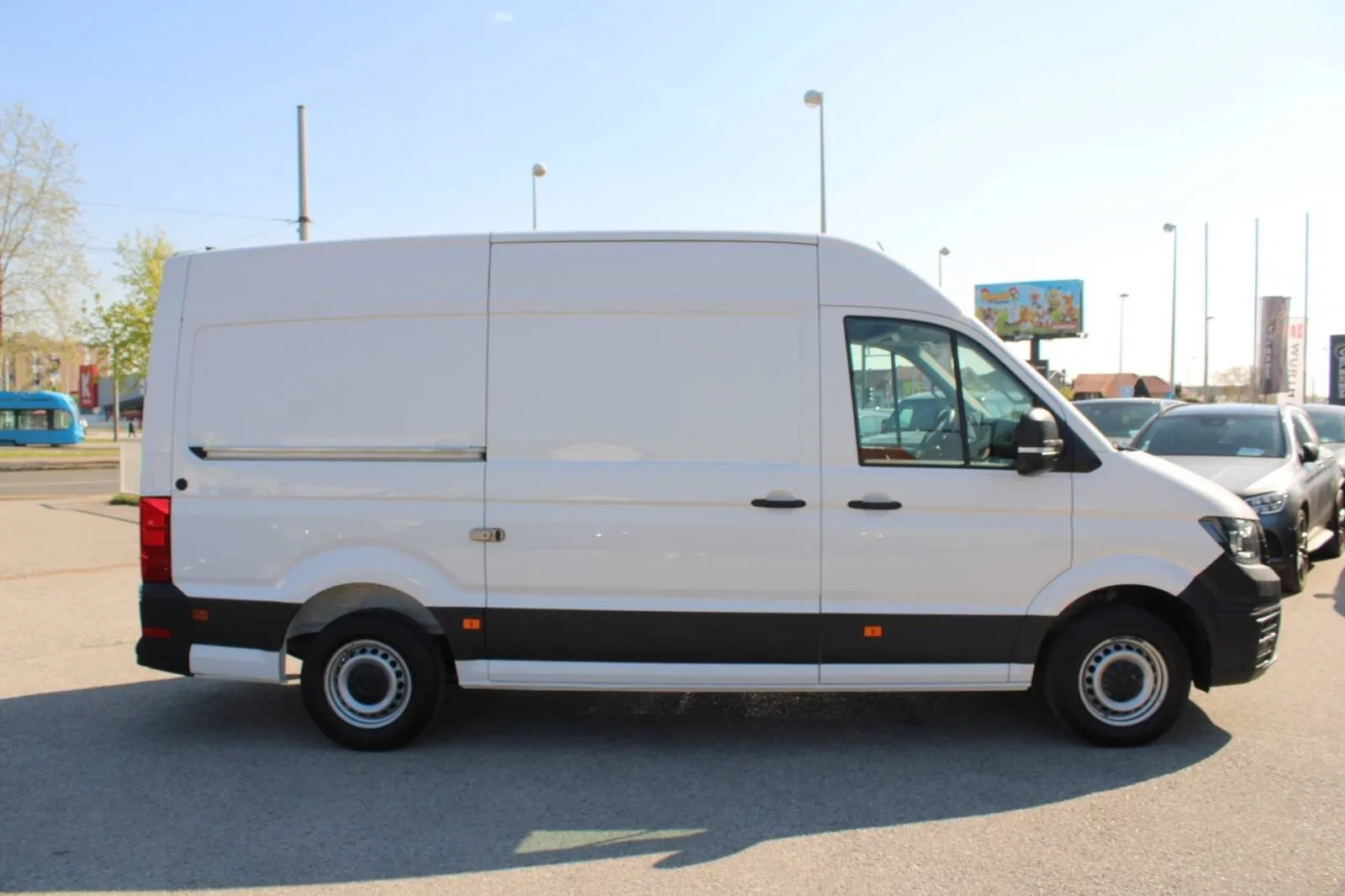 vw crafter 2.0 tdi l3h3 140ks *kamera*, 2024 god. - slika 4