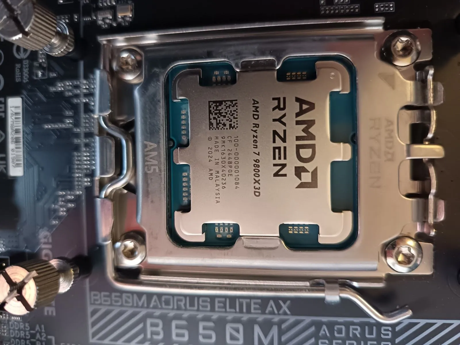 amd ryzen 7 9800x3d, rtx 5080 16gddr7, 64gb ram, 1tb m.2, 4tb hdd - slika 10