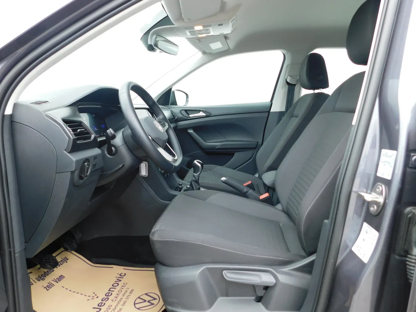 10472 volkswagen t-cross 1.0 tsi life - slika 8