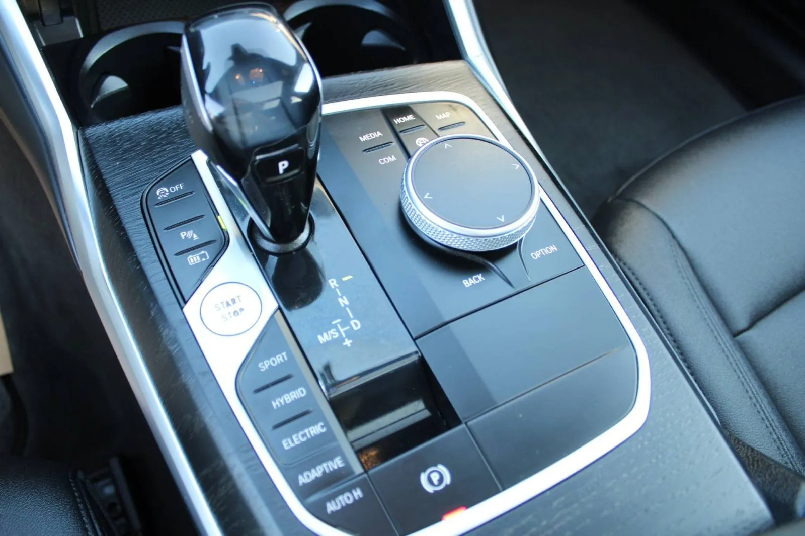 bmw serija 3 330e touring *led, panorama, navigacija* - slika 18