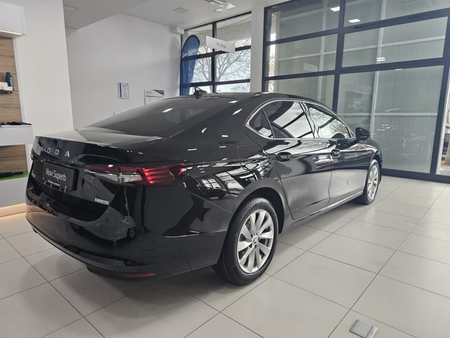 škoda superb selection 2,0 tdi dsg - slika 4