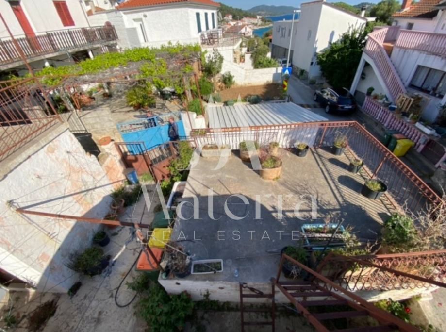 tisno/murter, samostojeća kuća sa dvorištem, 100m od mora i plaže - slika 5