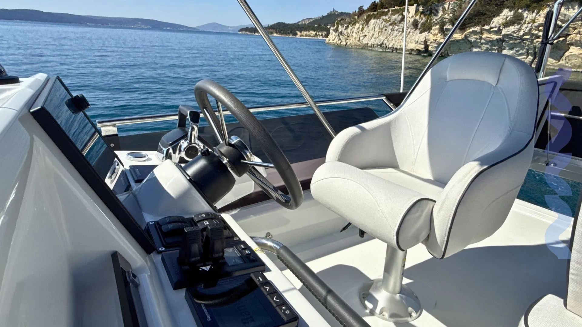 swift trawler 37 - premijera 2026 - slika 9