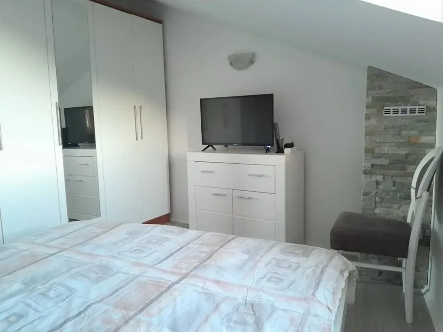 kuća na prodaju - blato - slika 9