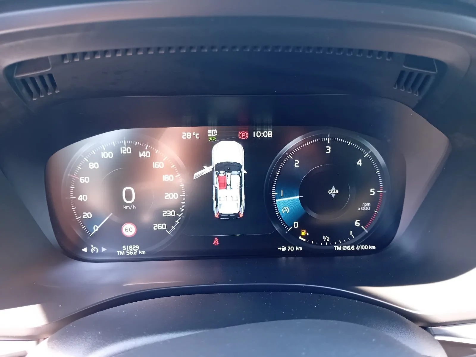 volvo xc60 d3 ,do 2 godine jamstva,u sustavu pdv-a. - slika 2