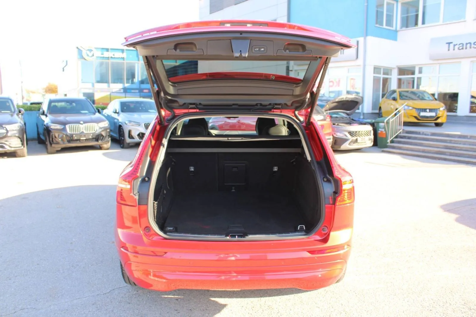 volvo xc60 b4 2.0d automatik *led, navigacija, kamera* - slika 9