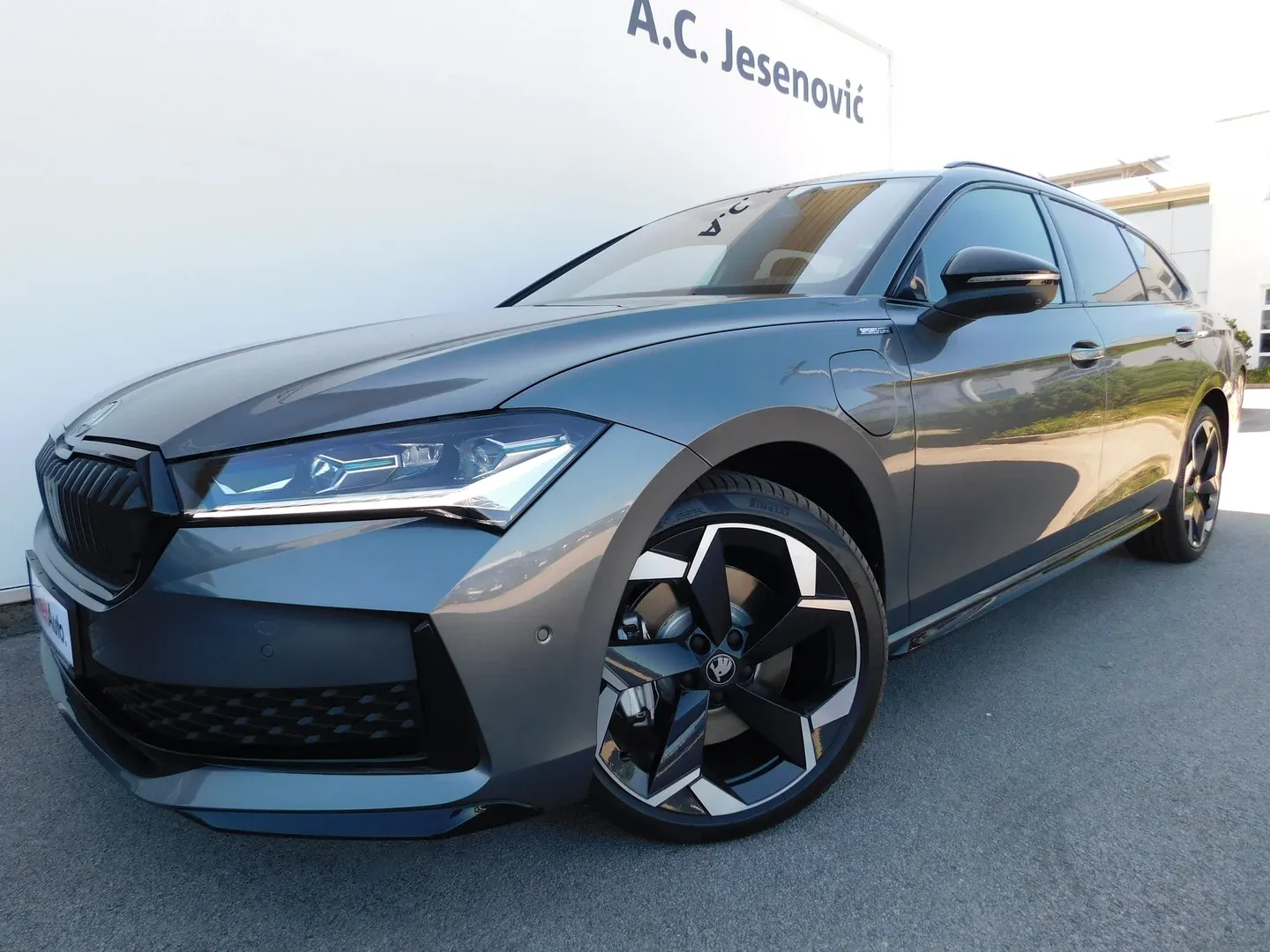 12510 škoda superb combi sport.plus 1.5 tsi dsg phev - slika 7