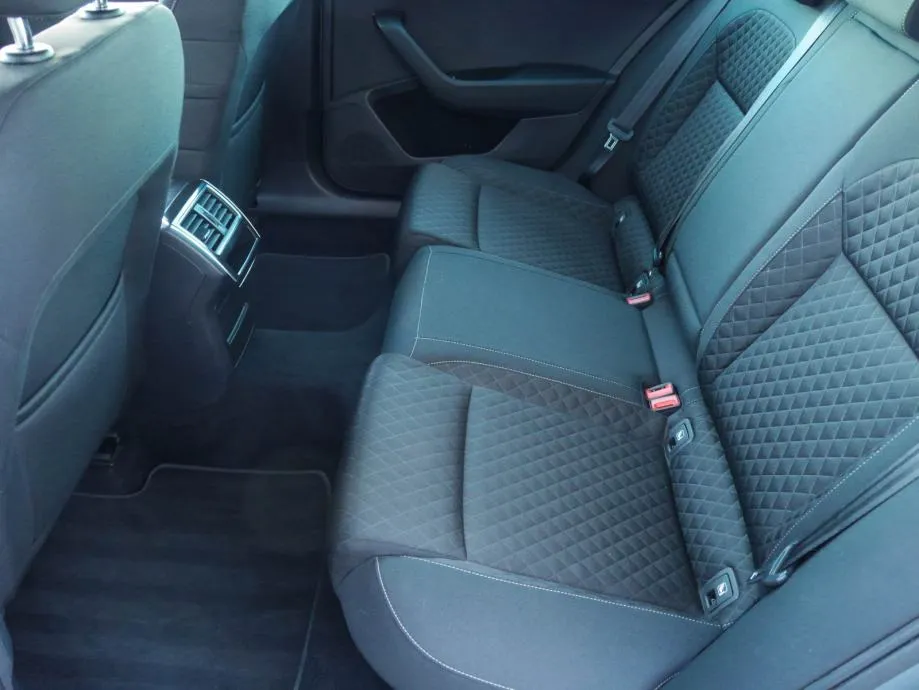 škoda superb combi 2,0 tdi dsg business |led |kam |kuka |jamstvo - slika 22