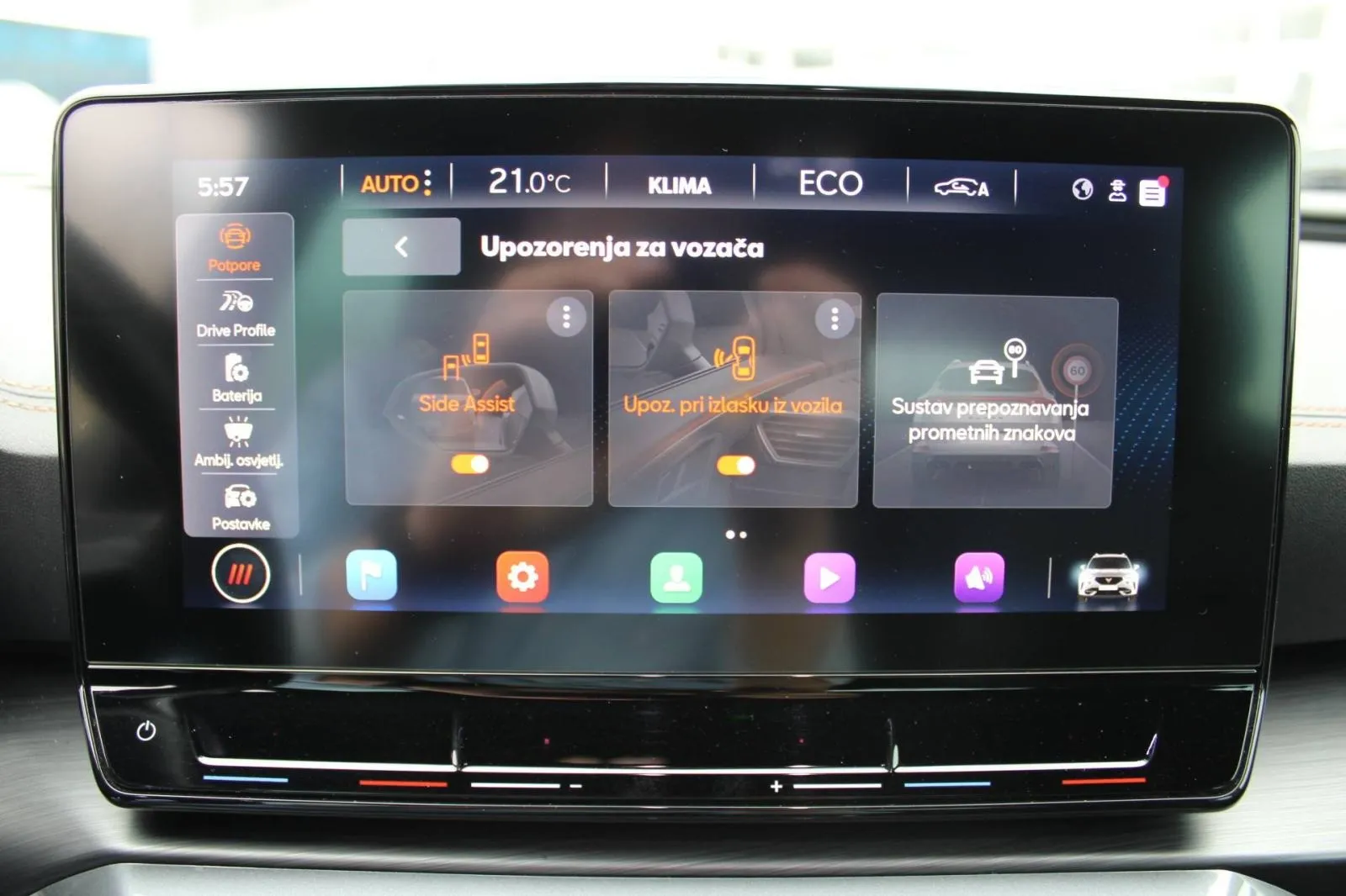cupra formentor 1.4 e-hybrid dsg *led, navigacija, kamera* - slika 19