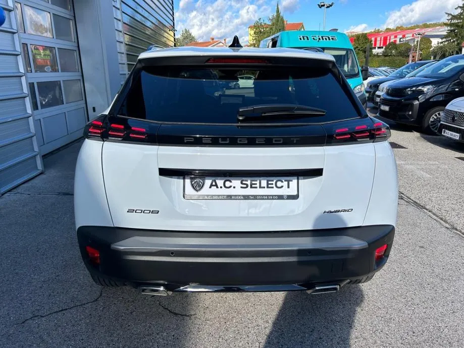 peugeot 2008 hybrid 136 - 2025 - 12.000km gratis zimske gume + reg !!! - slika 7