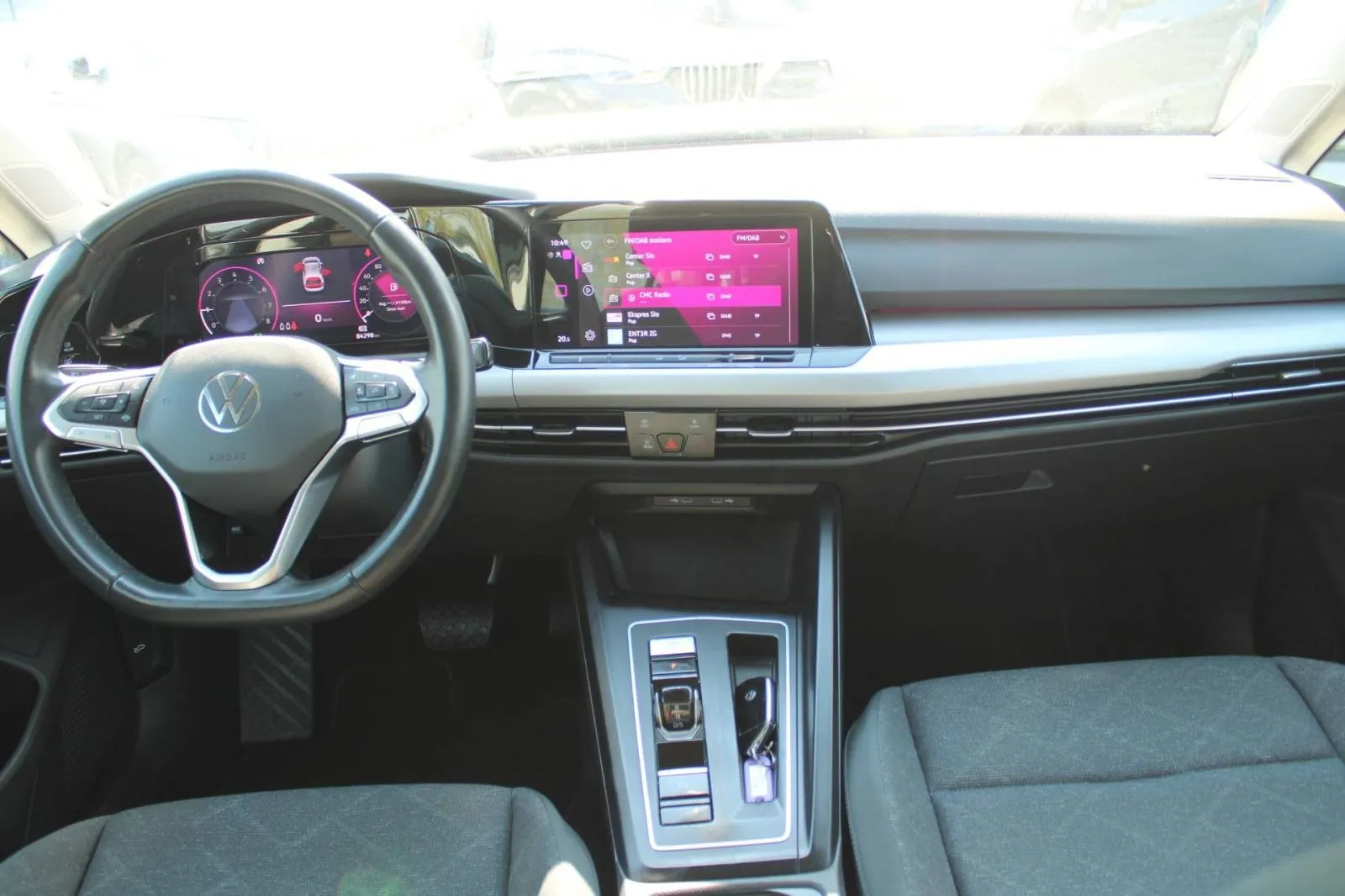 vw golf viii 1.0 etsi dsg - slika 13