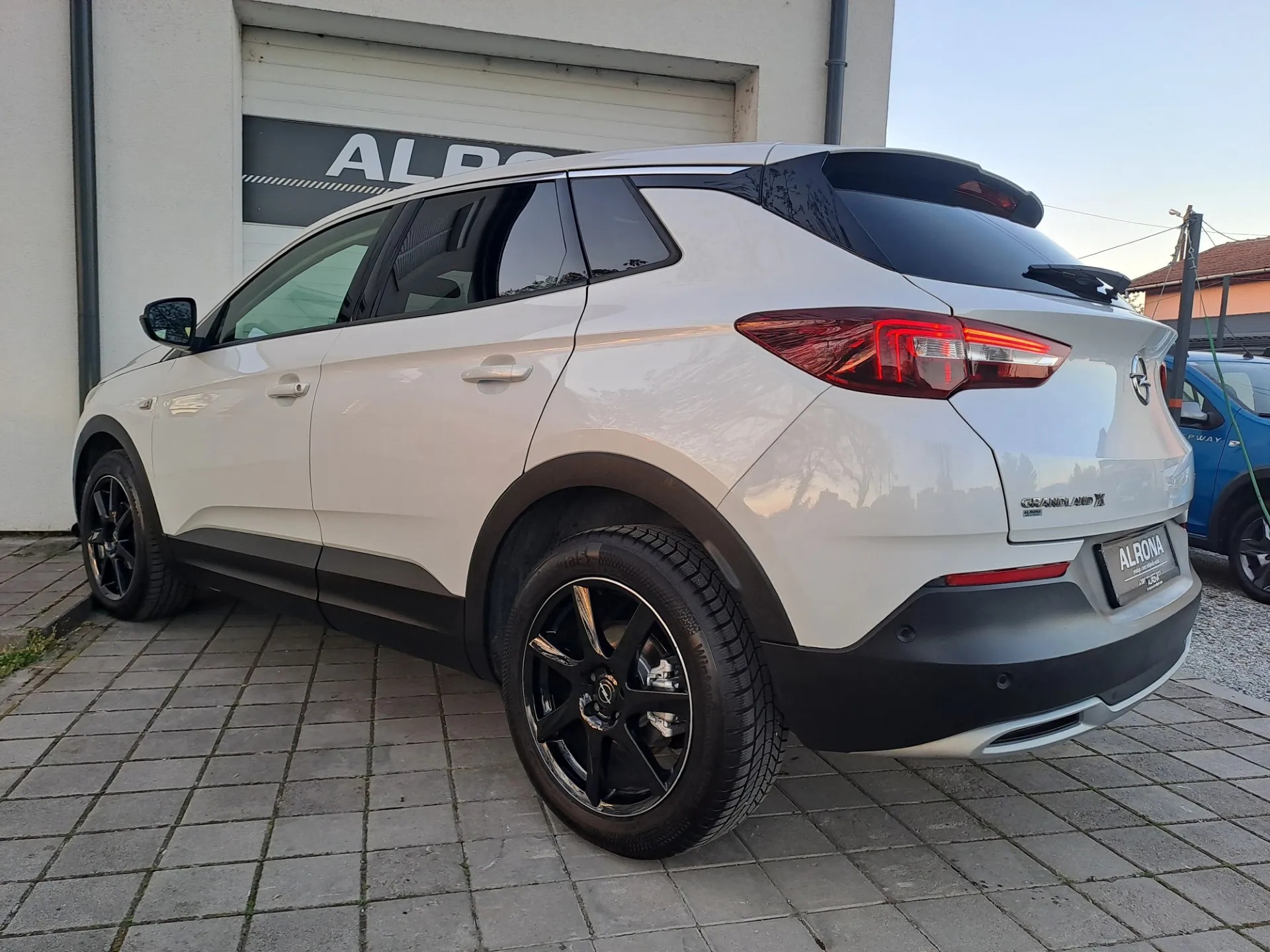 opel grandland 1.2 turbo*jamstvo*i.vlasnik,navi,led,novi zupčasti .. - slika 7