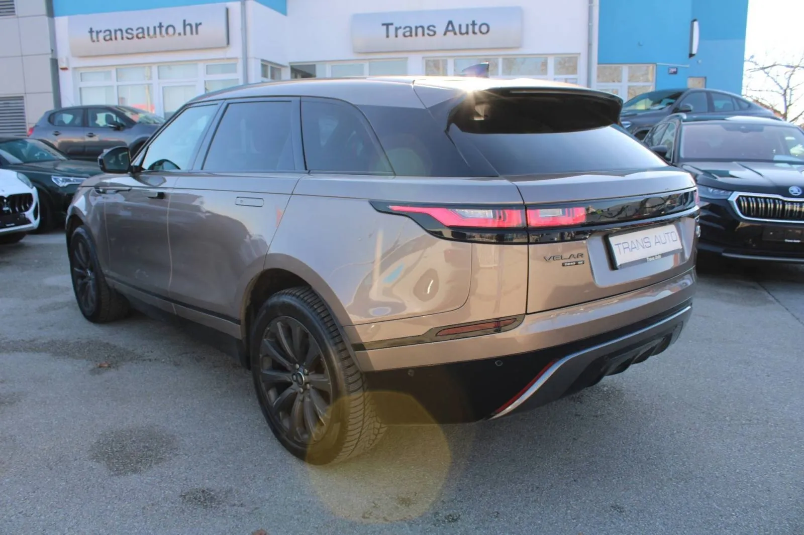 land rover range rover velar 2.0d automatik *led, navigacija, kamera* - slika 7