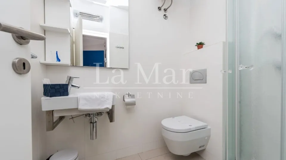 novalja- prvi red do mora- apartman u vili - 81.04 m2 - slika 3