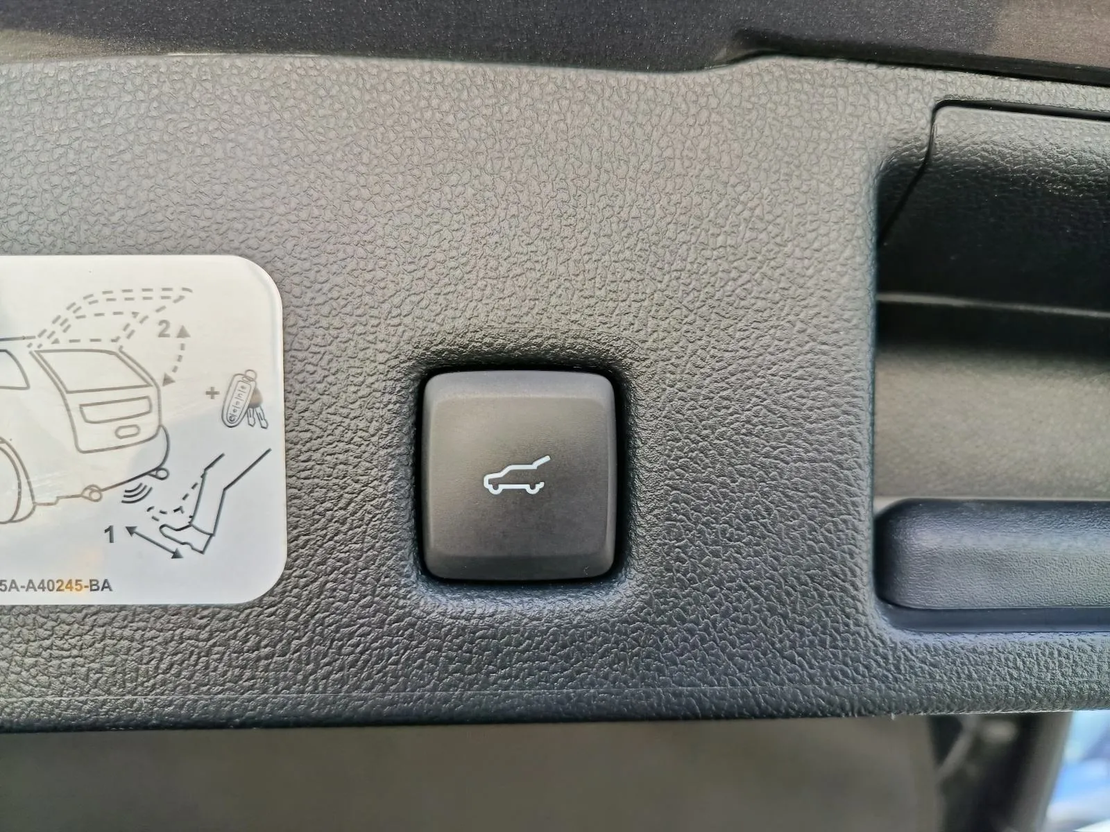 ford kuga 2,0 ecoblue - slika 10