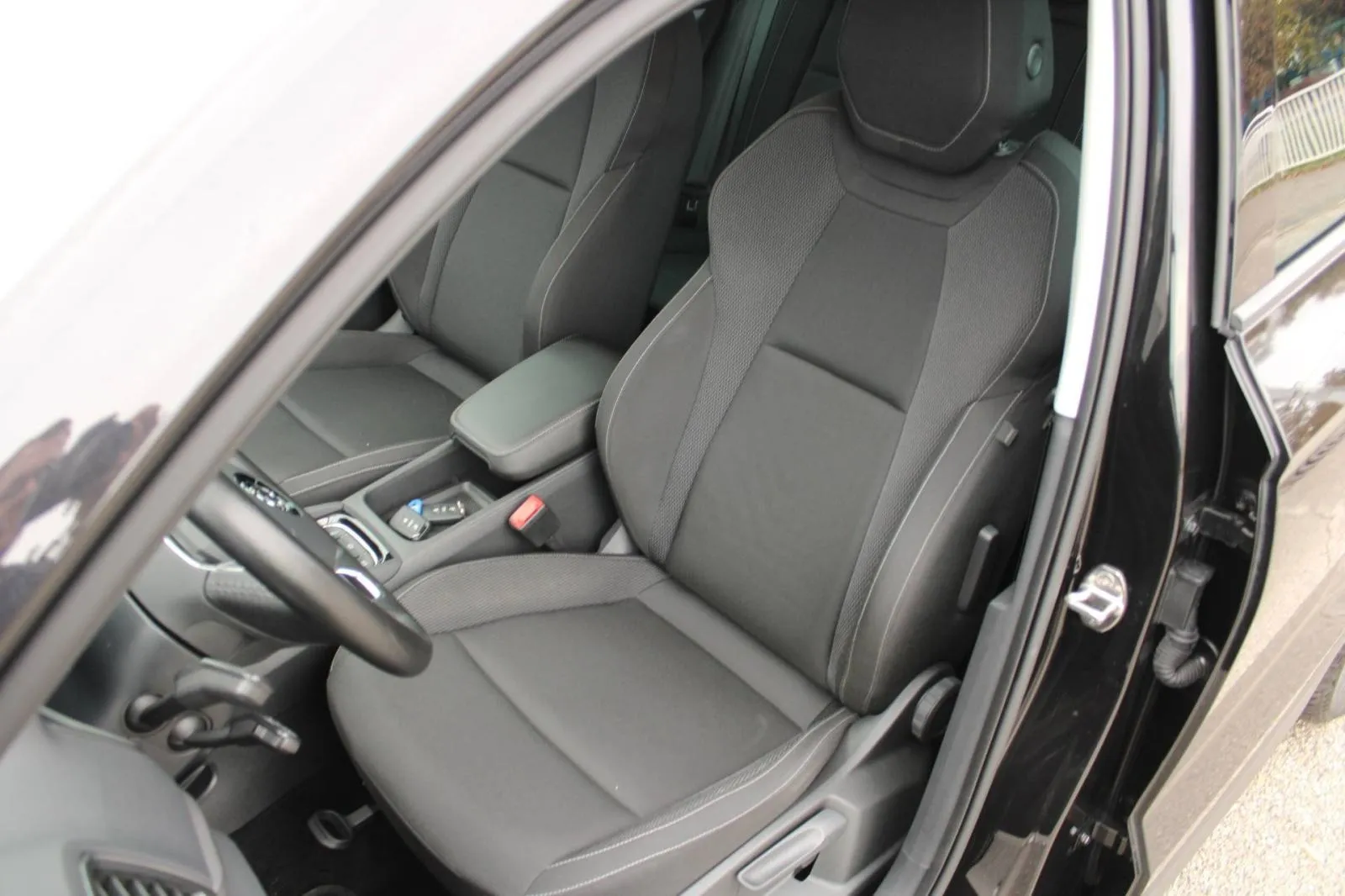 škoda karoq 2.0 tdi dsg *led, navigacija, kamera* - slika 11