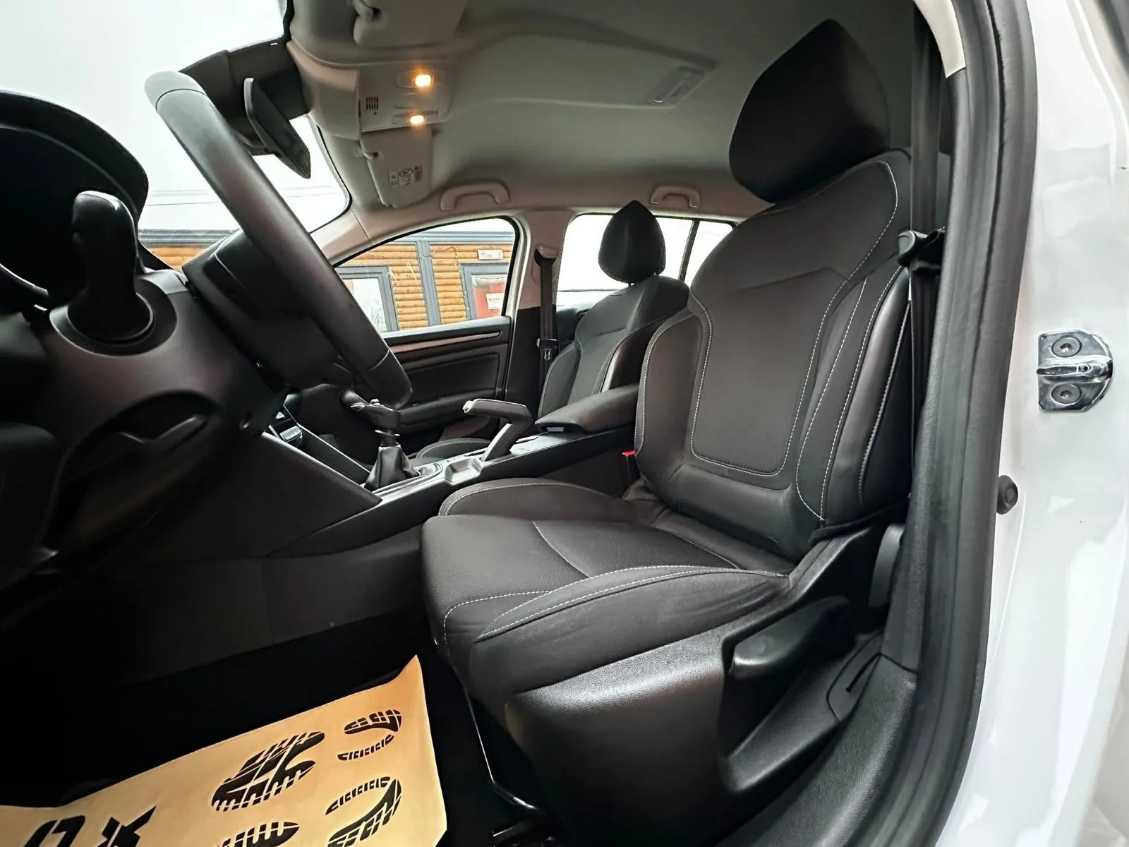 renault megane grandtour dci •2022.g.•navi•leasingbezučešća• - slika 17