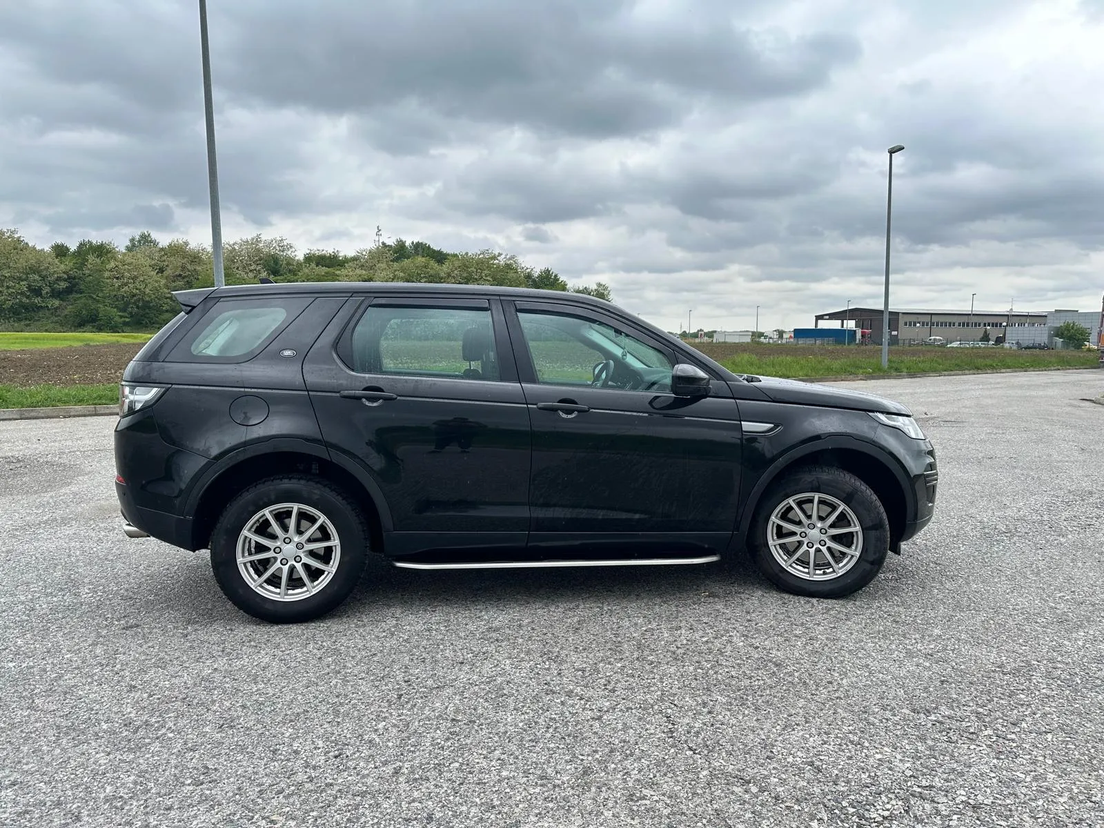 prodajem land rover discoveri sport - slika 9