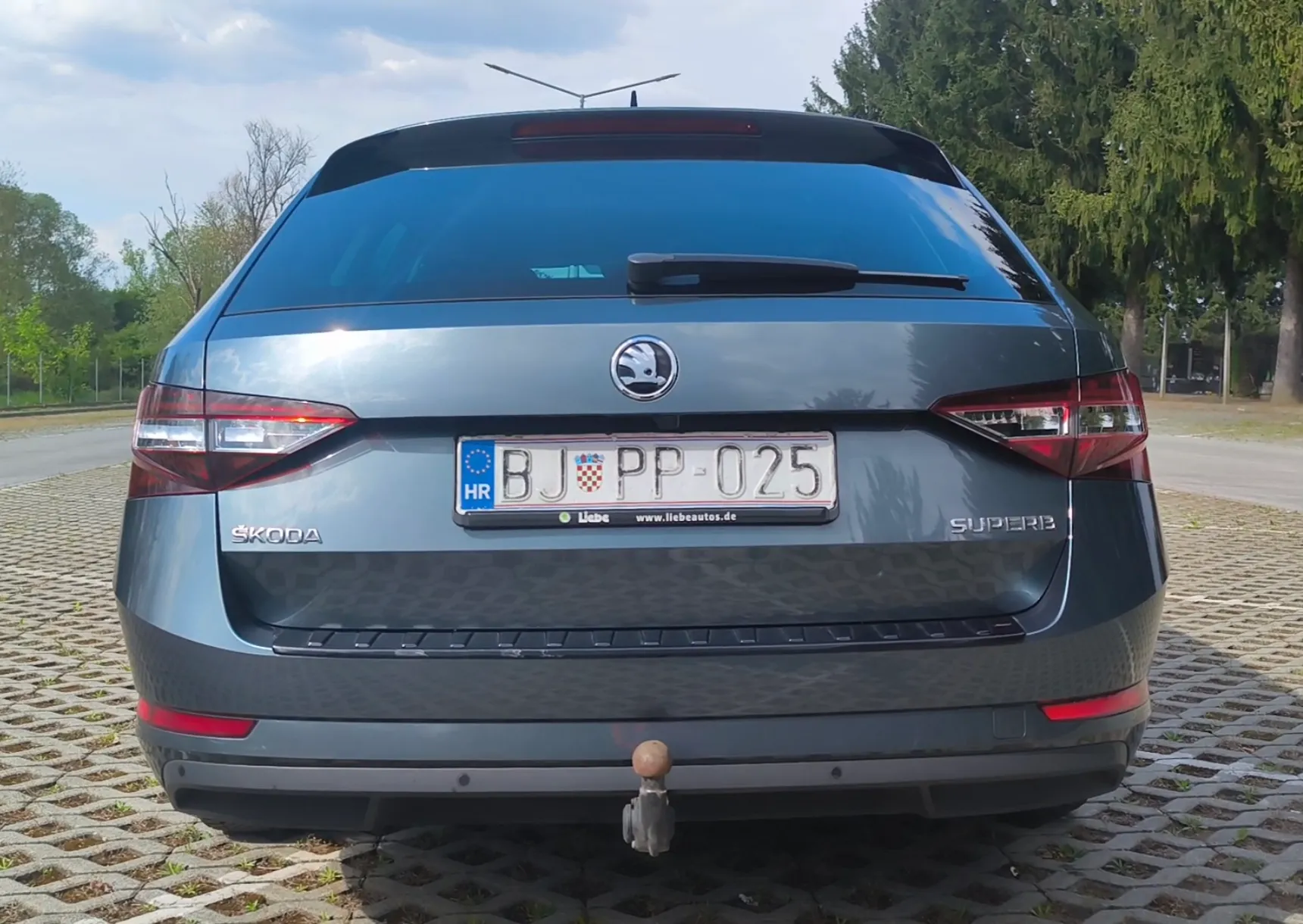 škoda superb combi 2,0 tdi, dsg, virtual, 140kw, ekstra stanje - slika 15