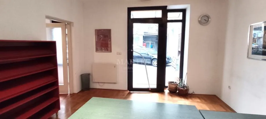 centar: poslovni prostor, prizemlje, dvorišna zgrada, 44m2 (prodaja) - slika 2