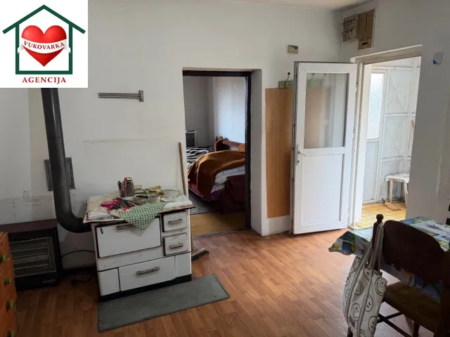 vukovar, sajmište 194 kuća 40m2 i 3 p.z. na ok. 1079 m2 - slika 9