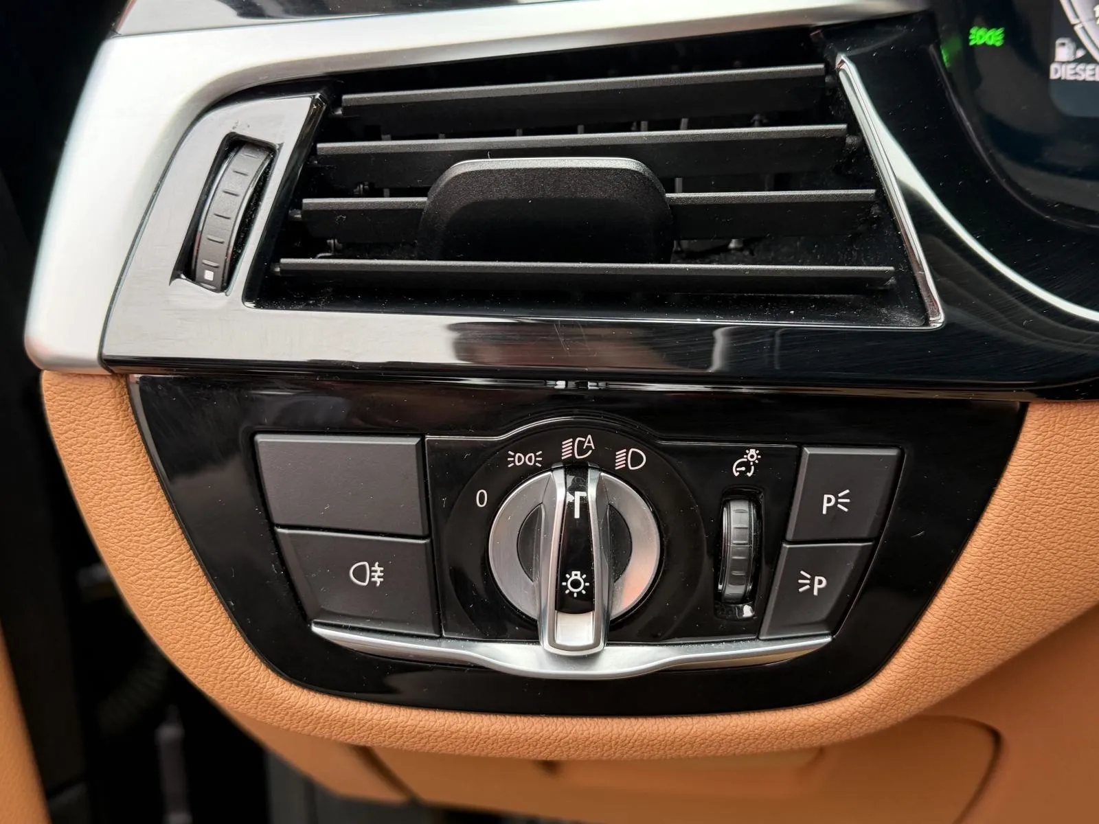 bmw serija 5 530d automatik•2023.g.•laser•kamera•leasing - slika 12